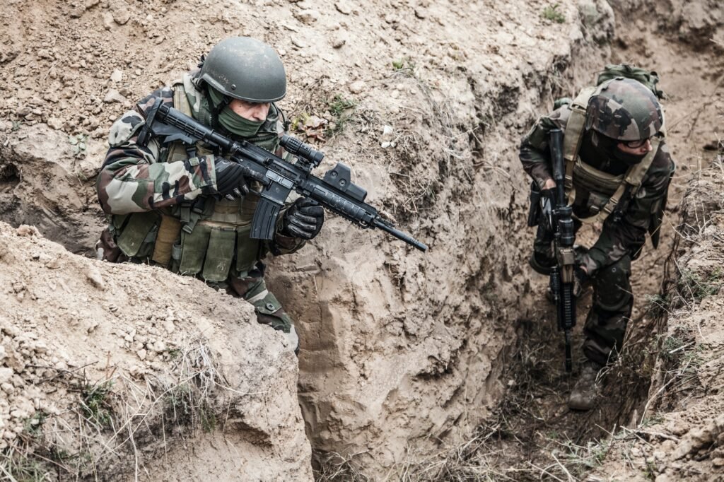 french paratroopers in action